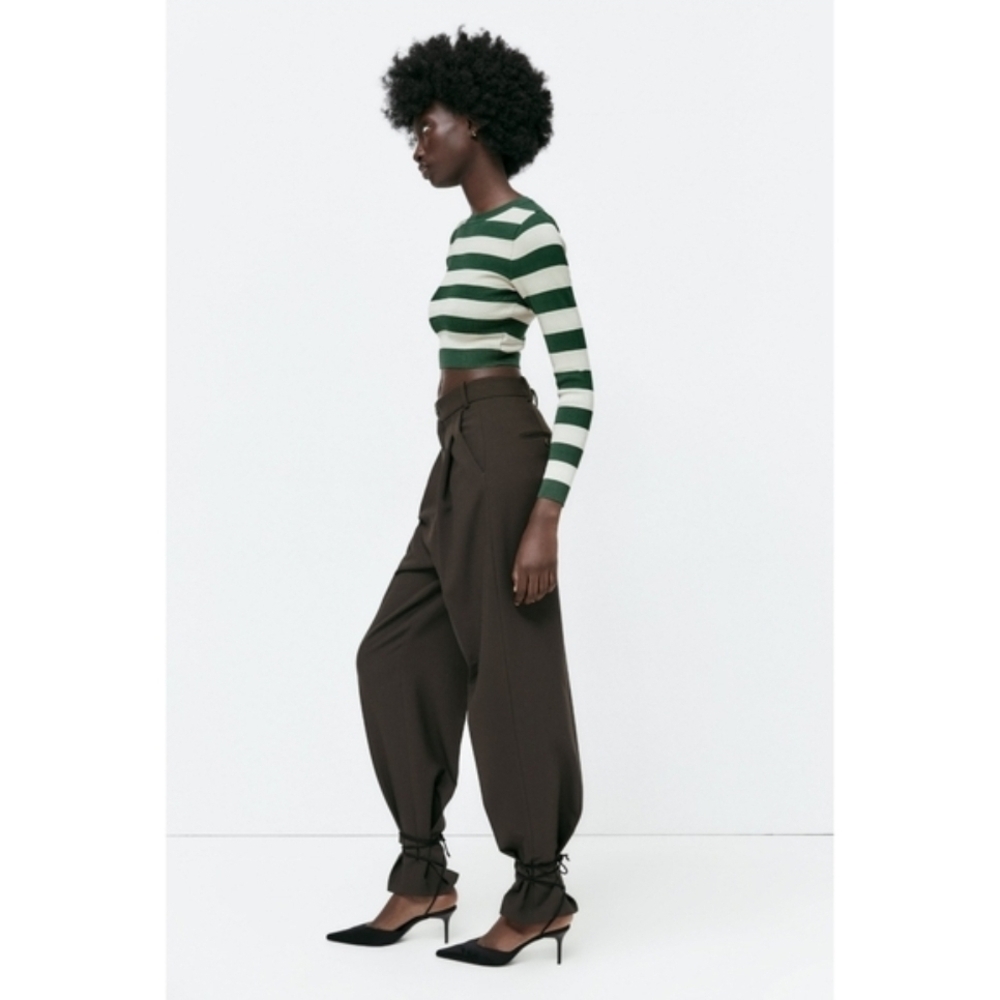 Zara | Cropped Top - Picture 2 of 11